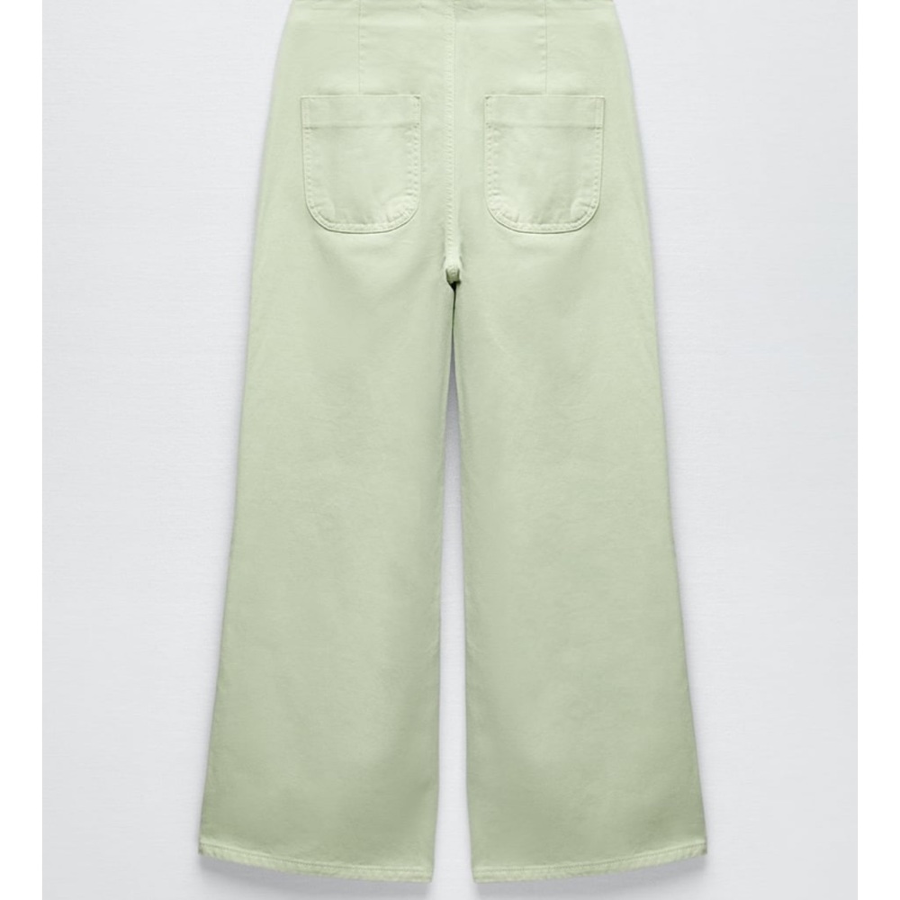 Cropped wide leg buttoned jeans
